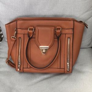 Lulus Handbag - Tan Tote vegan leather with multiple pockets